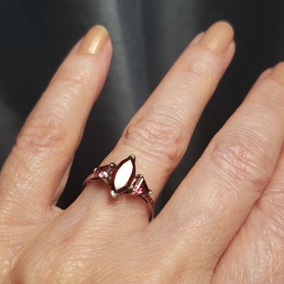 Sterling Silver and garnet ring - Picture 4 of 6